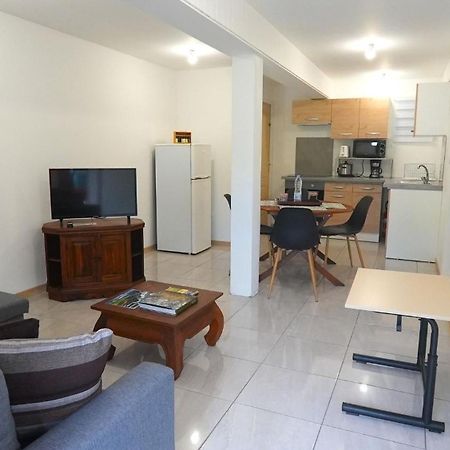 Chalet Des Laves Sainte-Rose Bagian luar foto